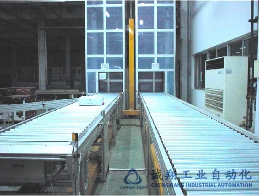 升降机出口滚筒线